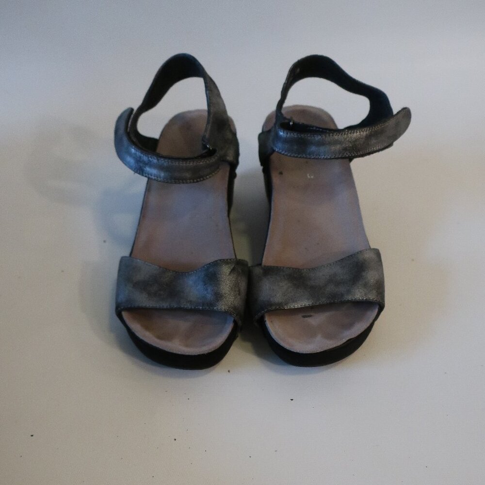 Womens Antelope Gunmetal Silver & Black Fabric Wedge Sandal 38 EUR/US 8